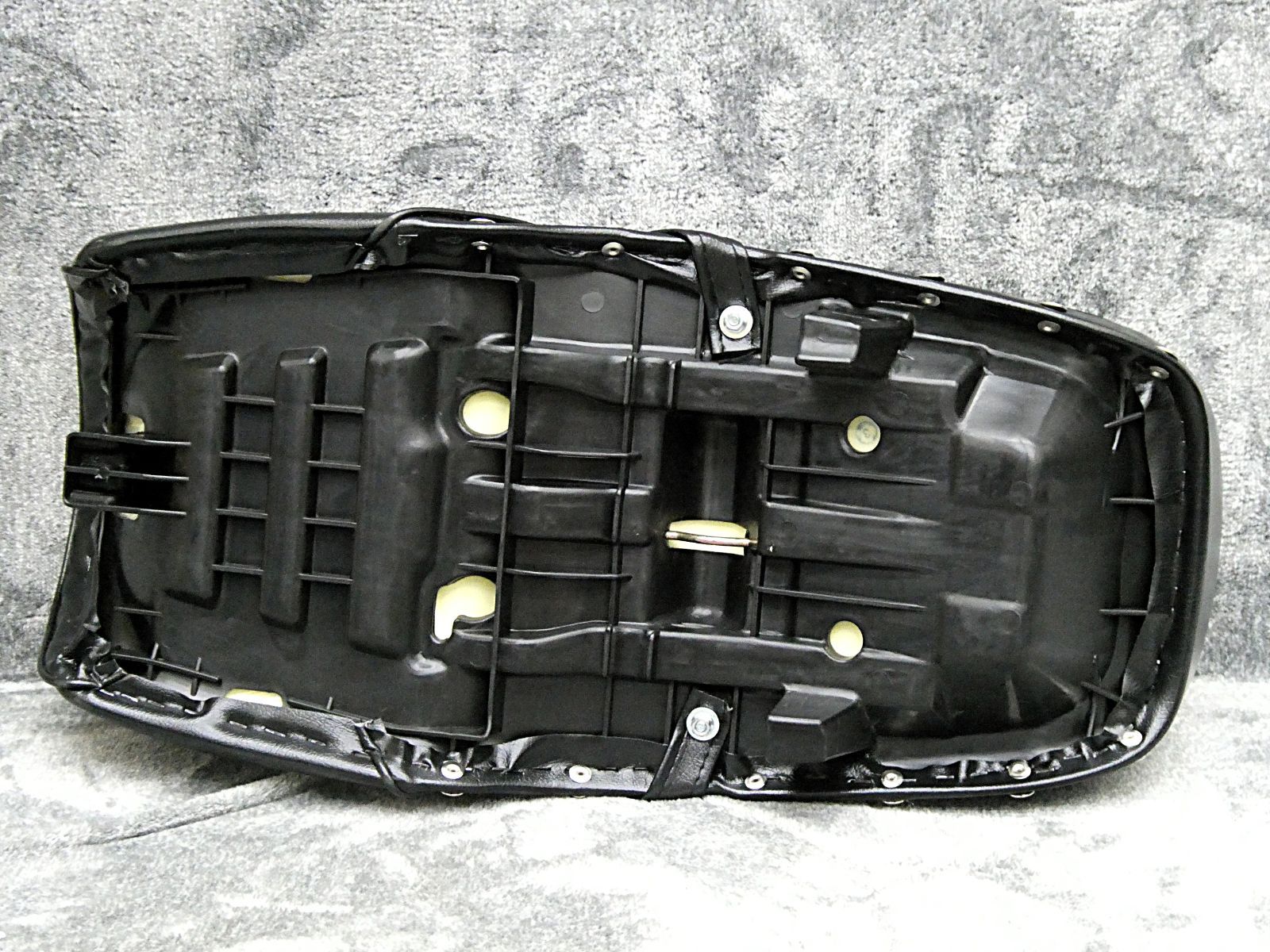 希少 CB400SF nc31 ちょび3段シート 30cm CB400SF nc31 三段シート30cm