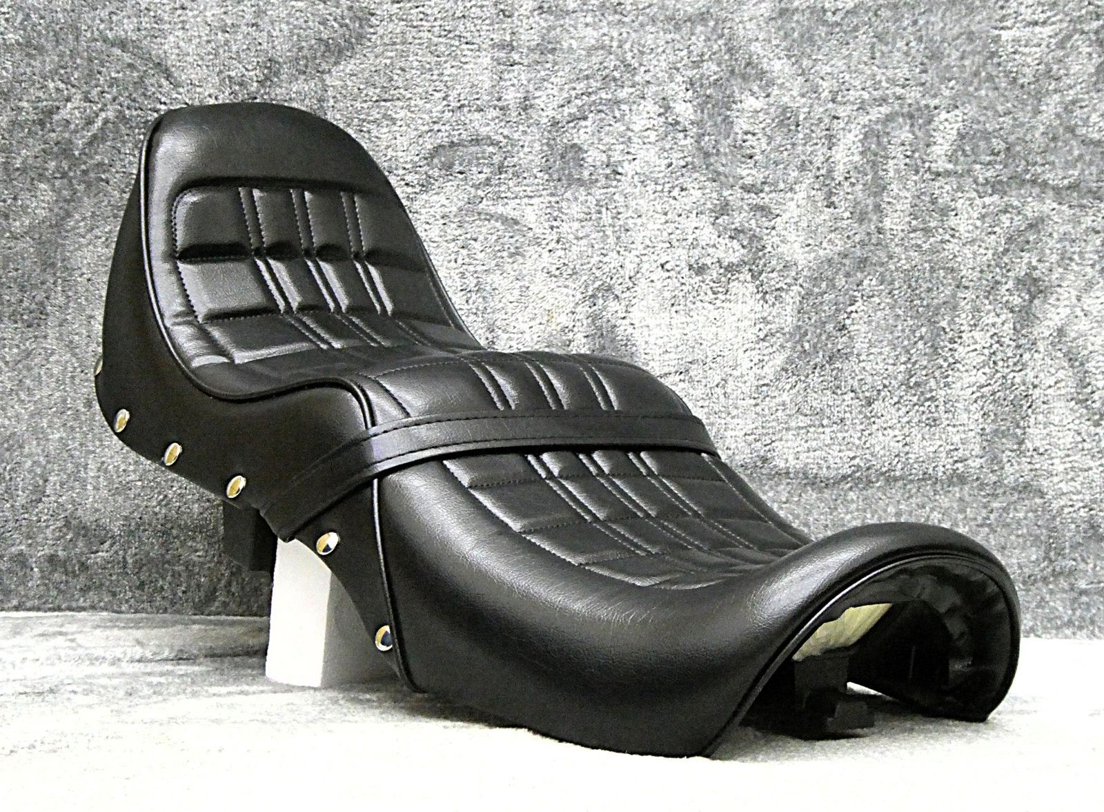 NC31前期 鋲打ちE4黒 チョビ三シート/ブラック92-96黒 旧車CB400SF