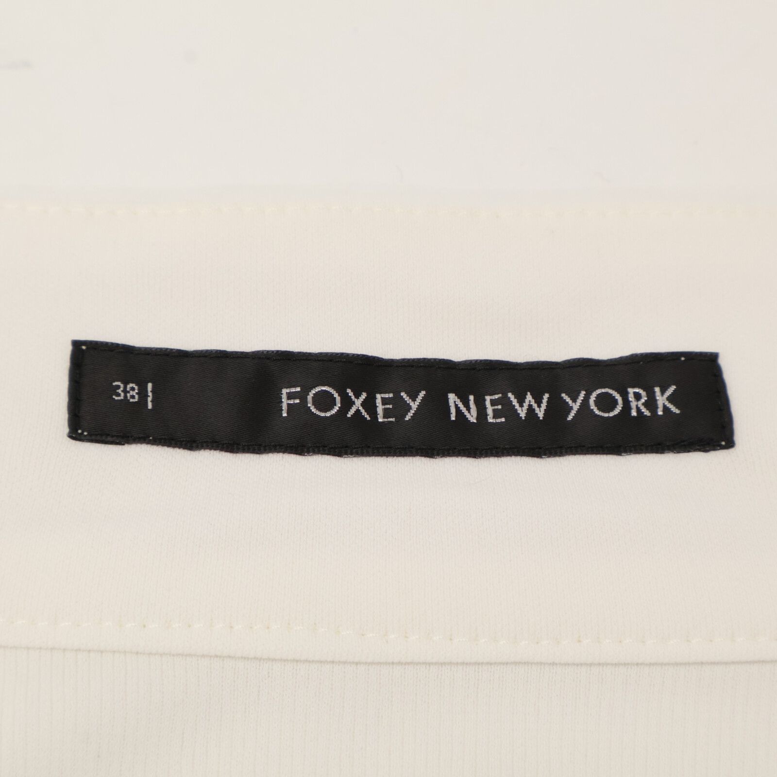FOXEY NEW YORK フォクシーニューヨーク 26154 ﾎﾜｲﾄ ﾎﾞﾀﾝ付き半袖  