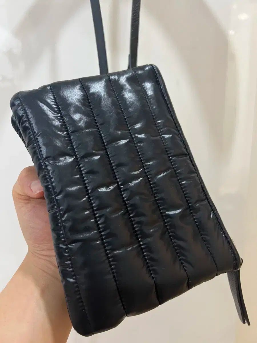 モンクレール レディースクロスバッグ モデル ほぼ