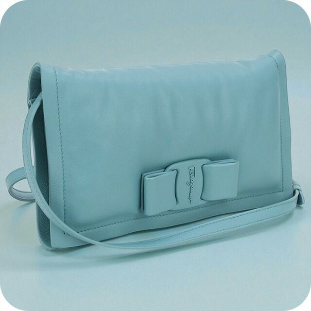 フェラガモ FERRAGAMO バッグ レディース 22 0287 ヴァラリボン ヴィヴァボウ