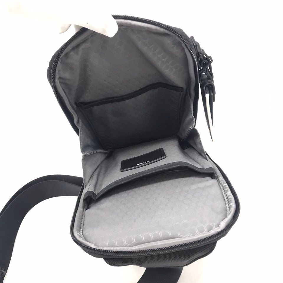 22303911 ブラック