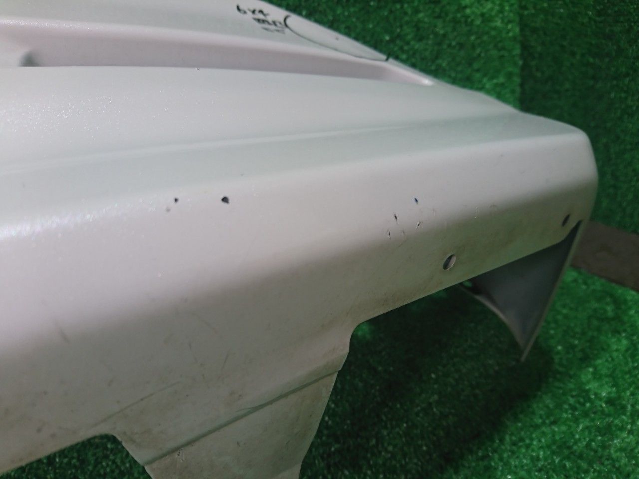 自信 M900A ルーミー リアバンパー パール 19074 【最大80％OFF】