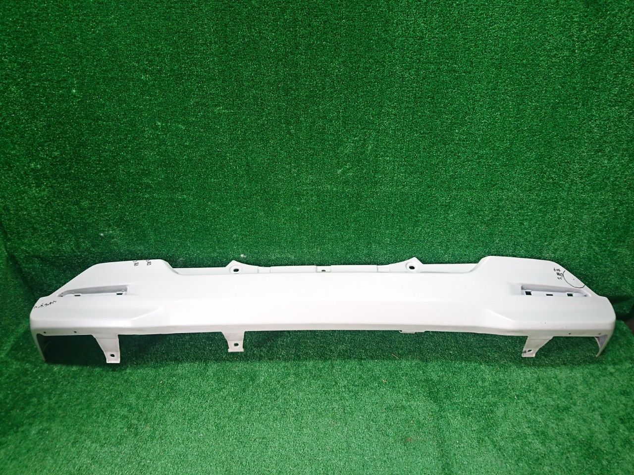 M900A ルーミー リアバンパー パール 19074