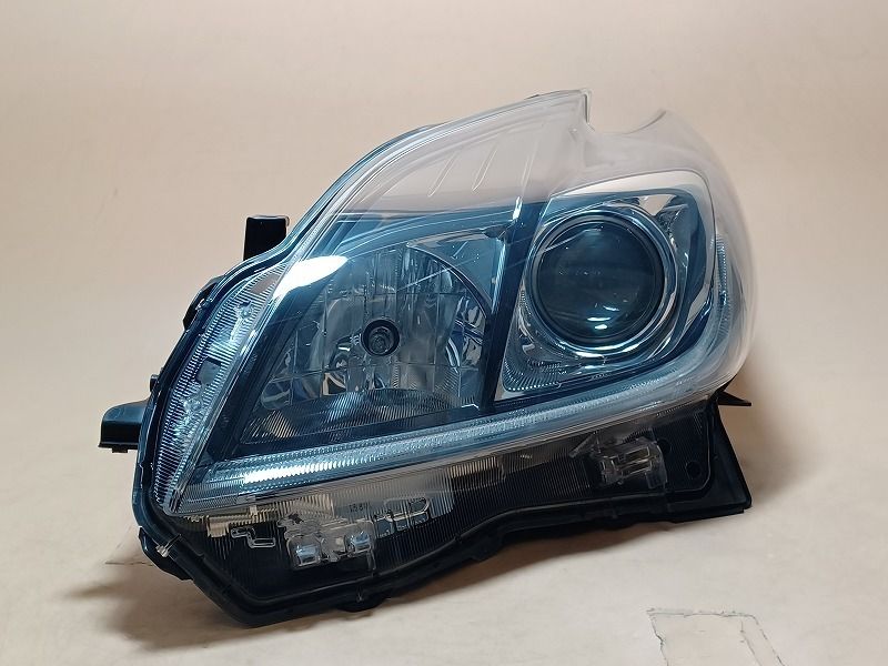 コーティング済 プリウス ZVW30 左ヘッドランプ ヘッドライト S コイト 47-52 81150-47411 1F7