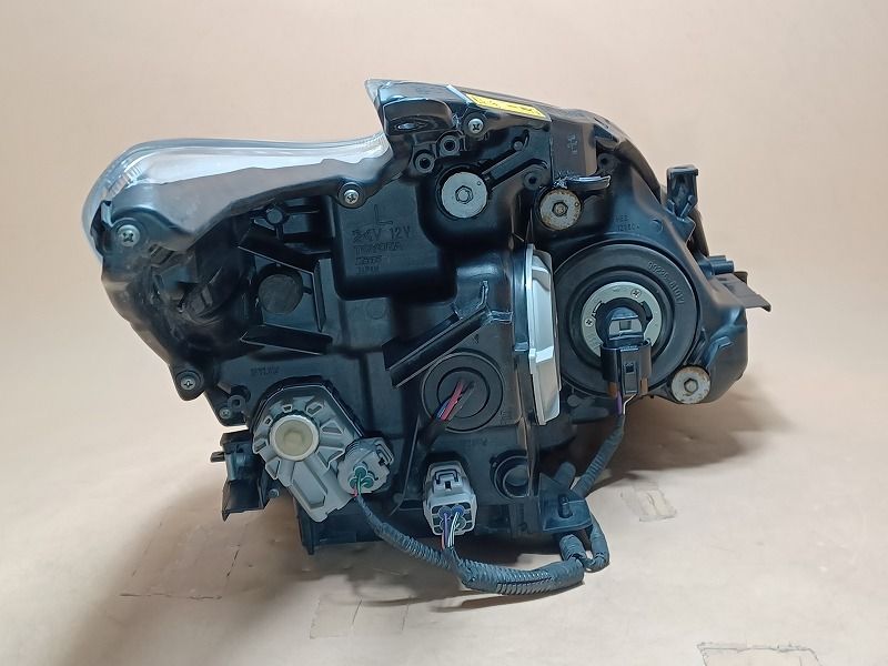 コーティング済 プリウス ZVW30 左ヘッドランプ ヘッドライト S コイト 47-52 81150-47411 1F7