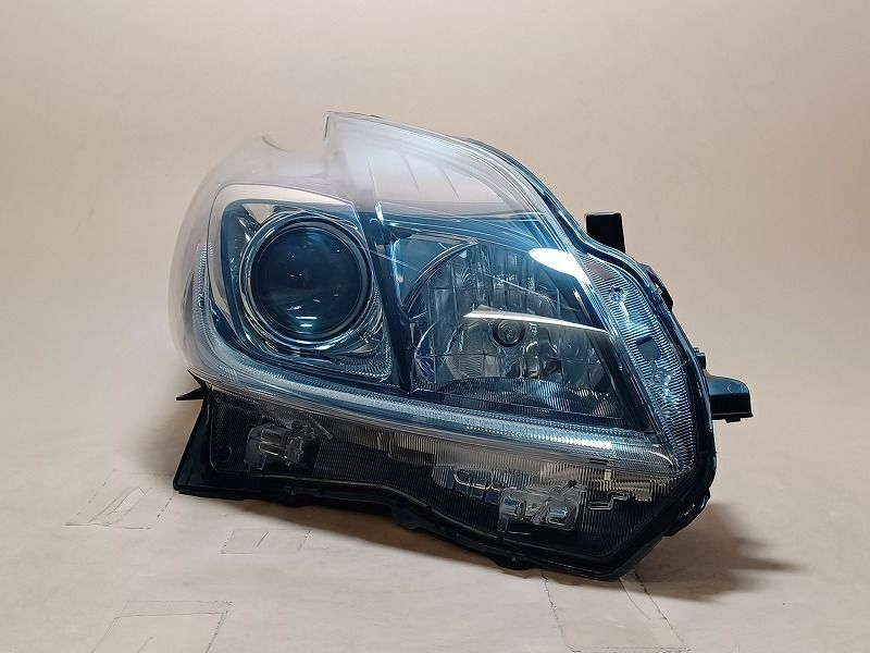 コーティング済 プリウス ZVW30 右ヘッドランプ ヘッドライト S コイト 47-52 81110-47411 1F7