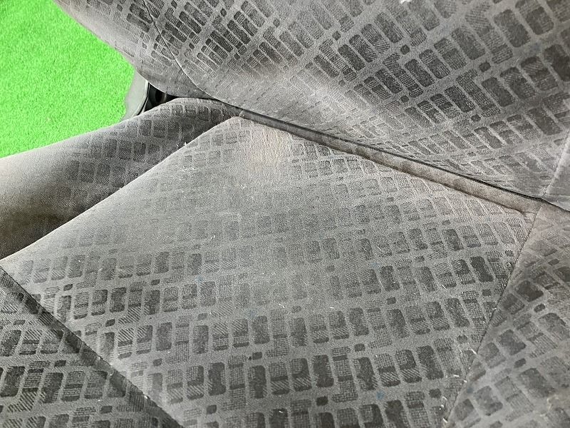 KDH206V ドライバーシート