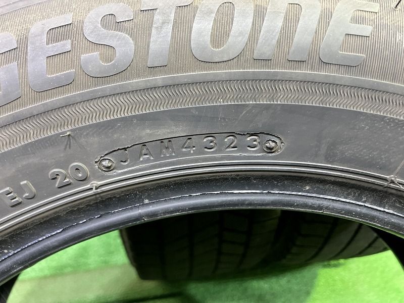 車 BRIDGESTONE スタッドレス ブリヂストン ブリザックVRX3 205/60R16