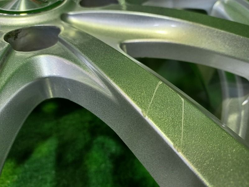 社外 ラビリオン ウェッズ ﾉｱ ｳﾞｫｸｼｰ ｴｽｸｧｲｱ ホイール アルミ シルバー 15インチ 6J 5穴 4本 114.3 53