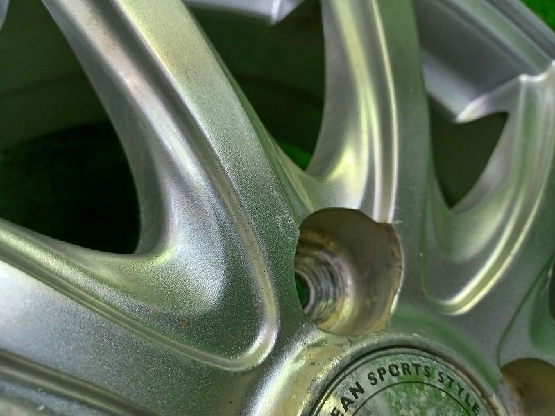 社外 AZスポーツ ｱｸｱ ﾔﾘｽ ﾉｰﾄ ホイール アルミ シルバー 15インチ 5.5J 4穴 4本 100 45