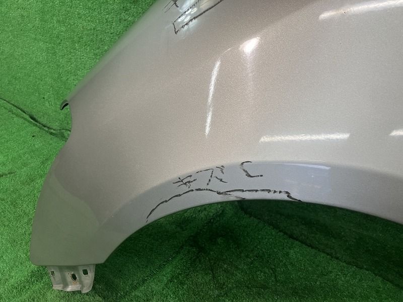 左フロントフェンダー ラウム