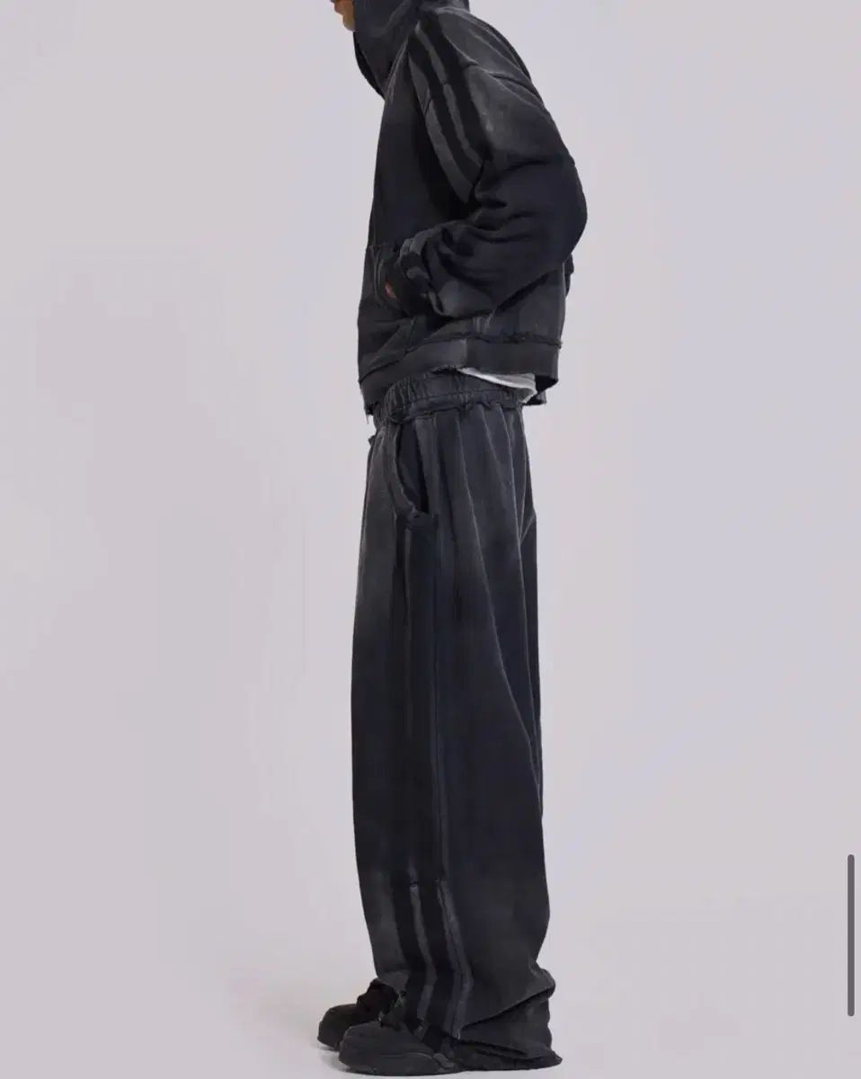 ジェイディッド ロンドン Sporty Baggy Monster Joggers DECORATOM_COM_BR