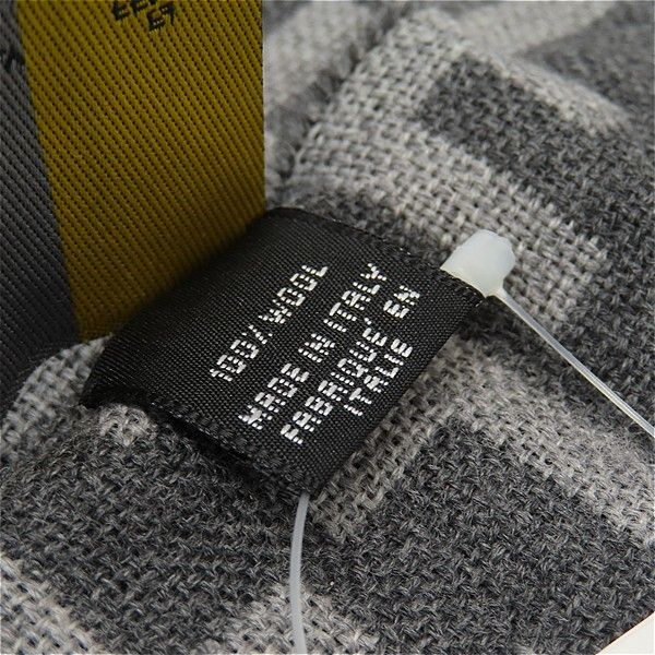 フェンディ FENDI ズッカ柄 マフラー ストール 総ロゴ イタリア製