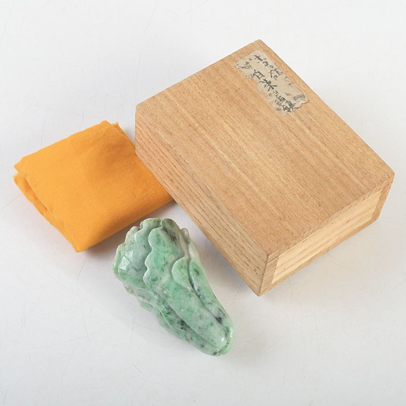 中国 玉石翡翠玉彫刻 白菜 紙鎮 置物 時代 M S59