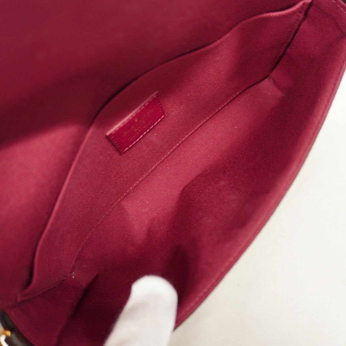 ブラウン フューシャ