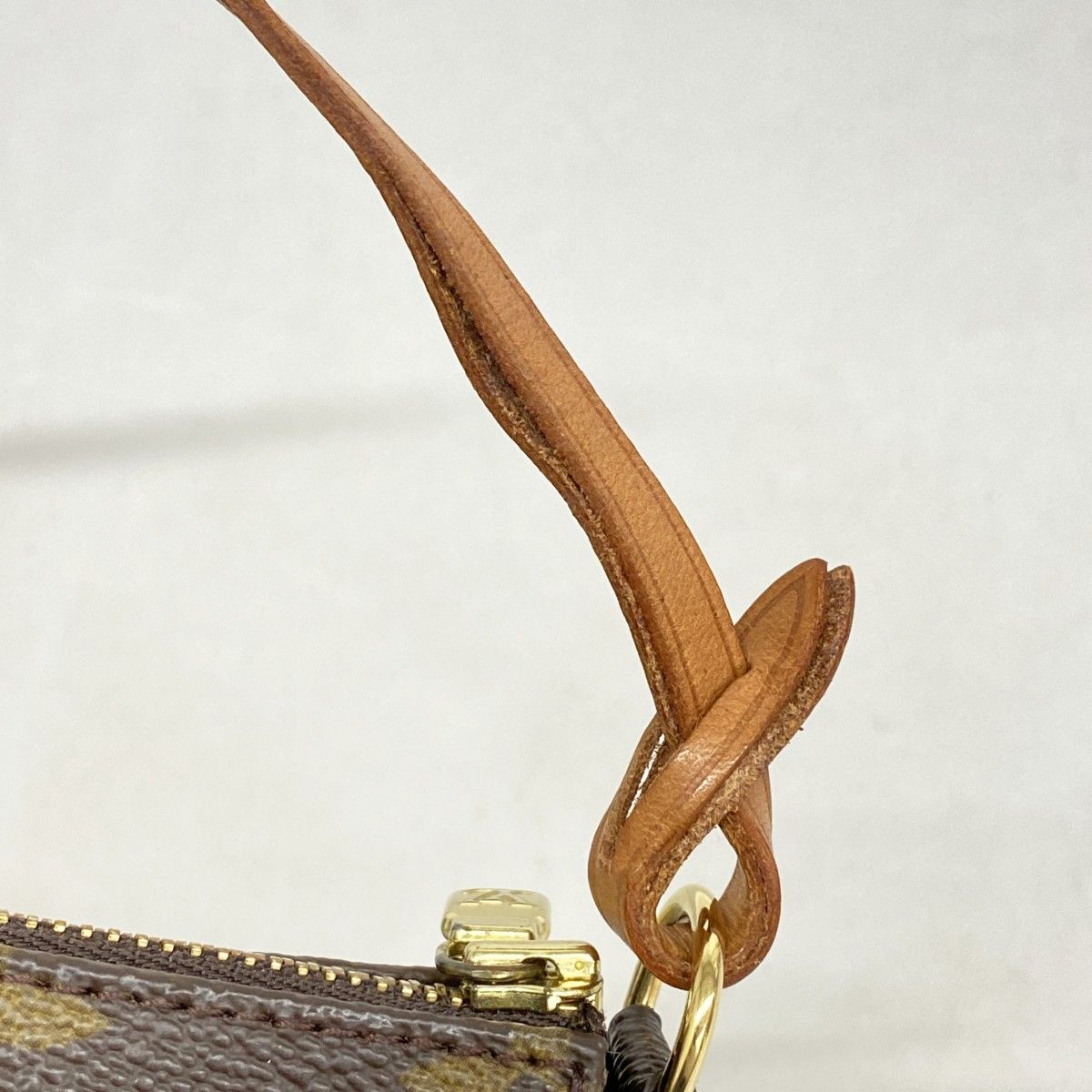 ポーチ モノグラム