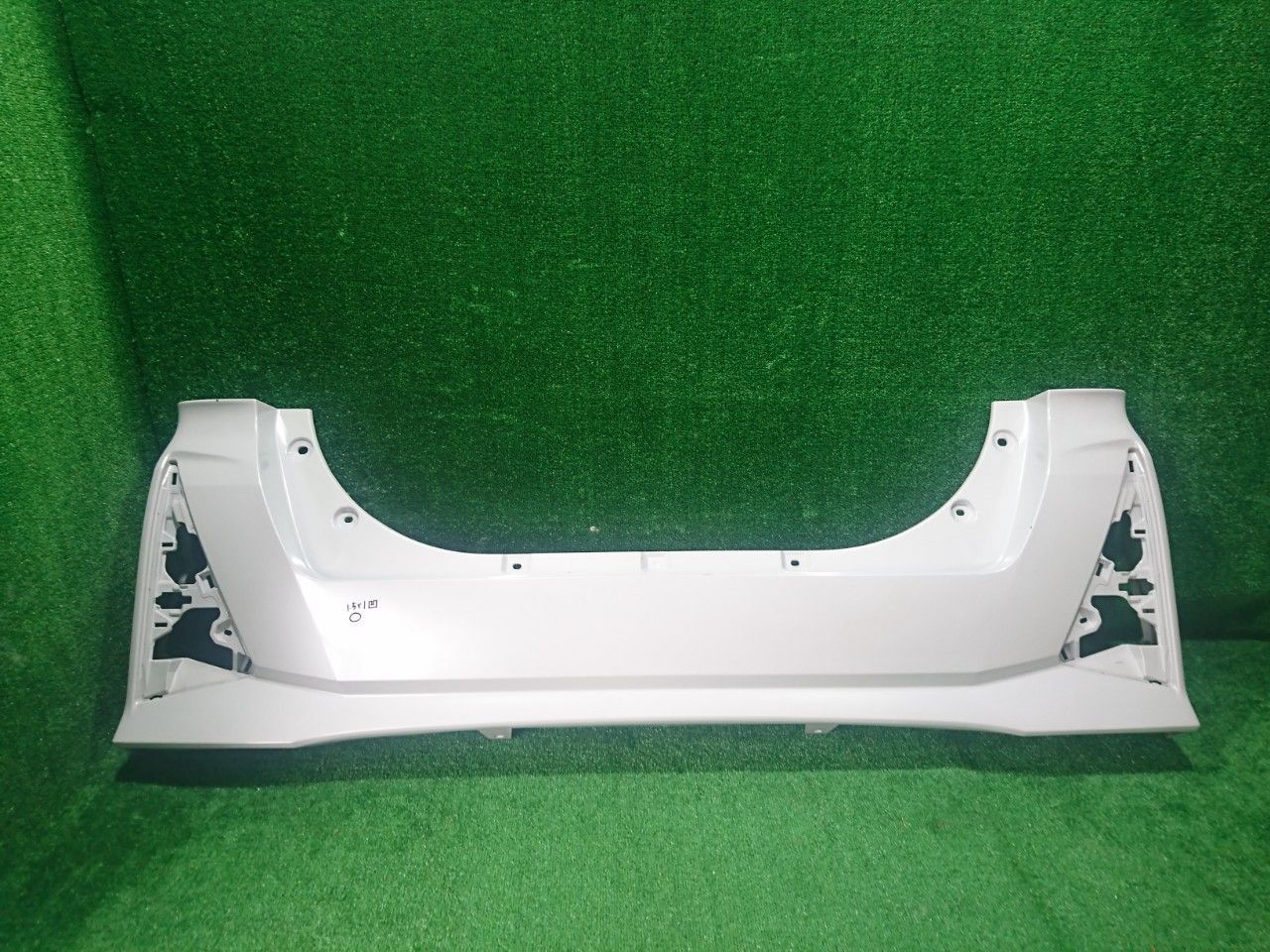 LA650S タントカスタム リアバンパー パール 19154