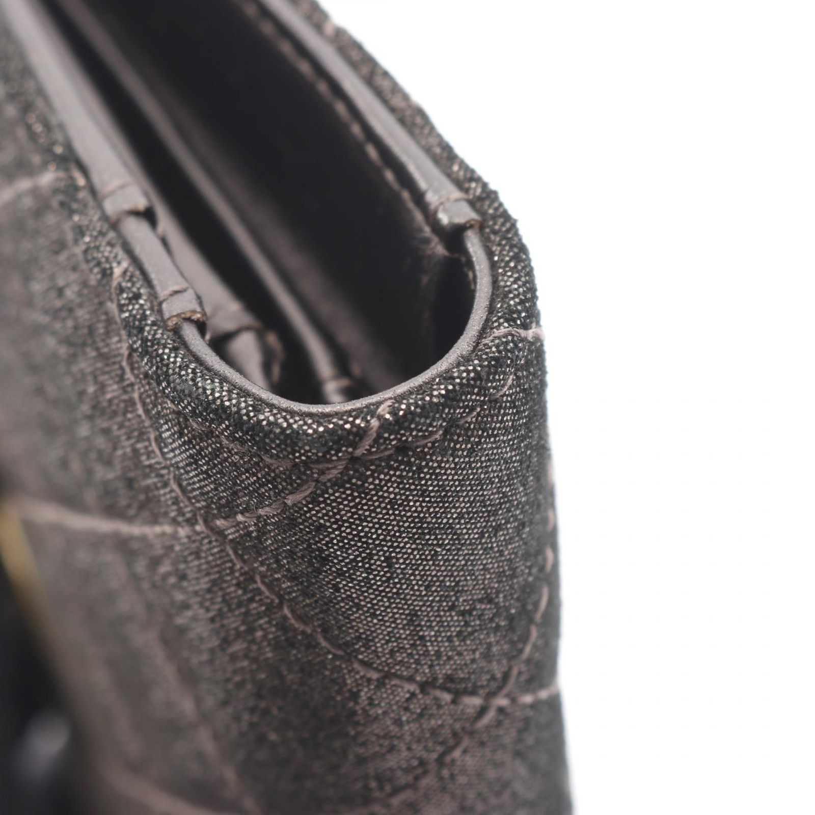 シャネル マトラッセ二つ折り財布 美品❣️ シャネル CHANEL 二つ折り長財布 マトラッセ A68927 シルバー カーフ