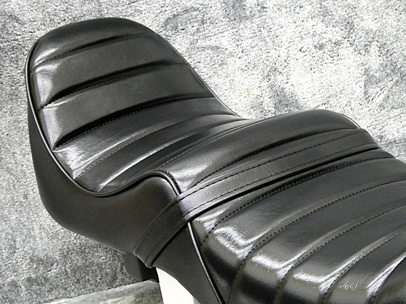 NC31前期 黒皮 チョビ三シート /ブラック92-96 黒 CB400SF三段 ちょび3