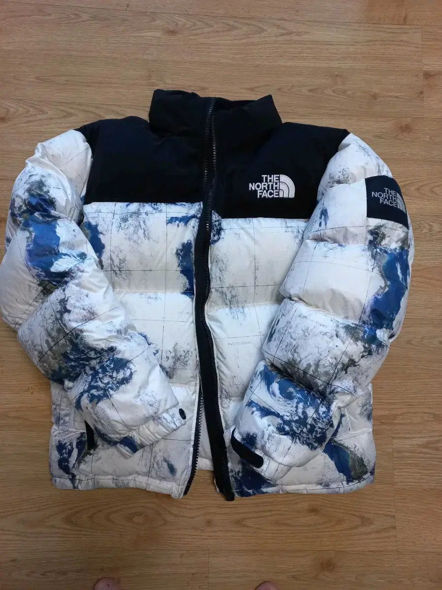 THE NORTH FACE ザノースフェイス 地球ヌプシ 白 ラベル サイズ S 状態良し 傷なし