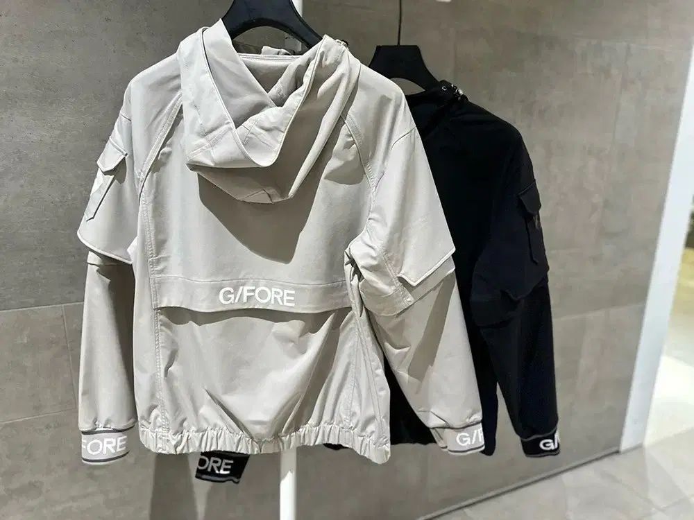 フードジャケット-ジョガーパンツ