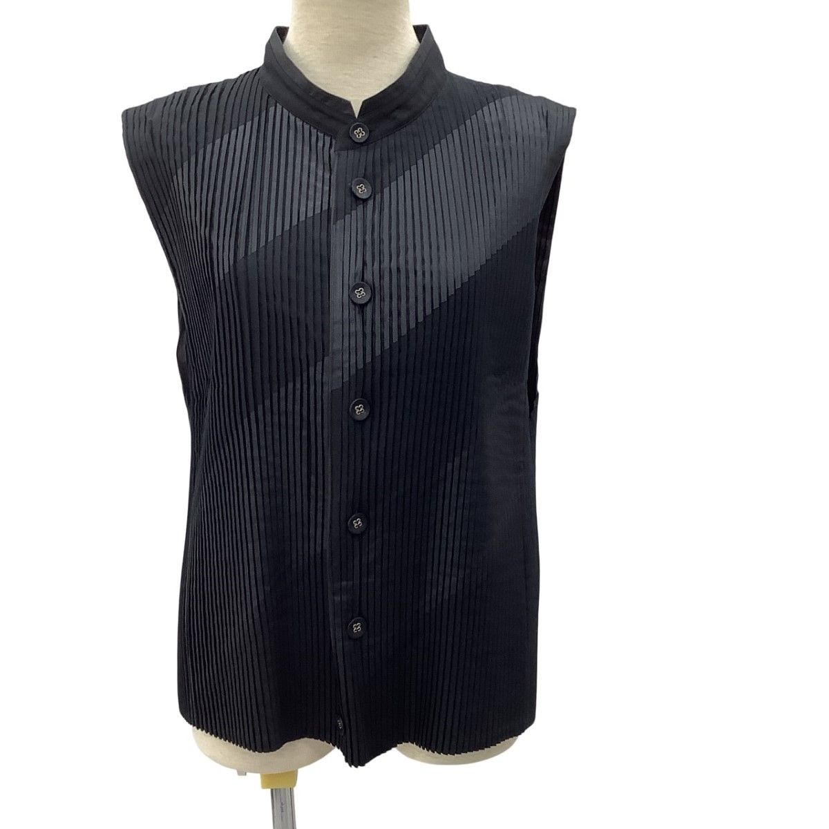 ISSEY MIYAKE イッセイミヤケ WHITE LABEL ホワイトレーベル メンズ ベスト ジレ SIZE 2 ME42FE546 ブラック
