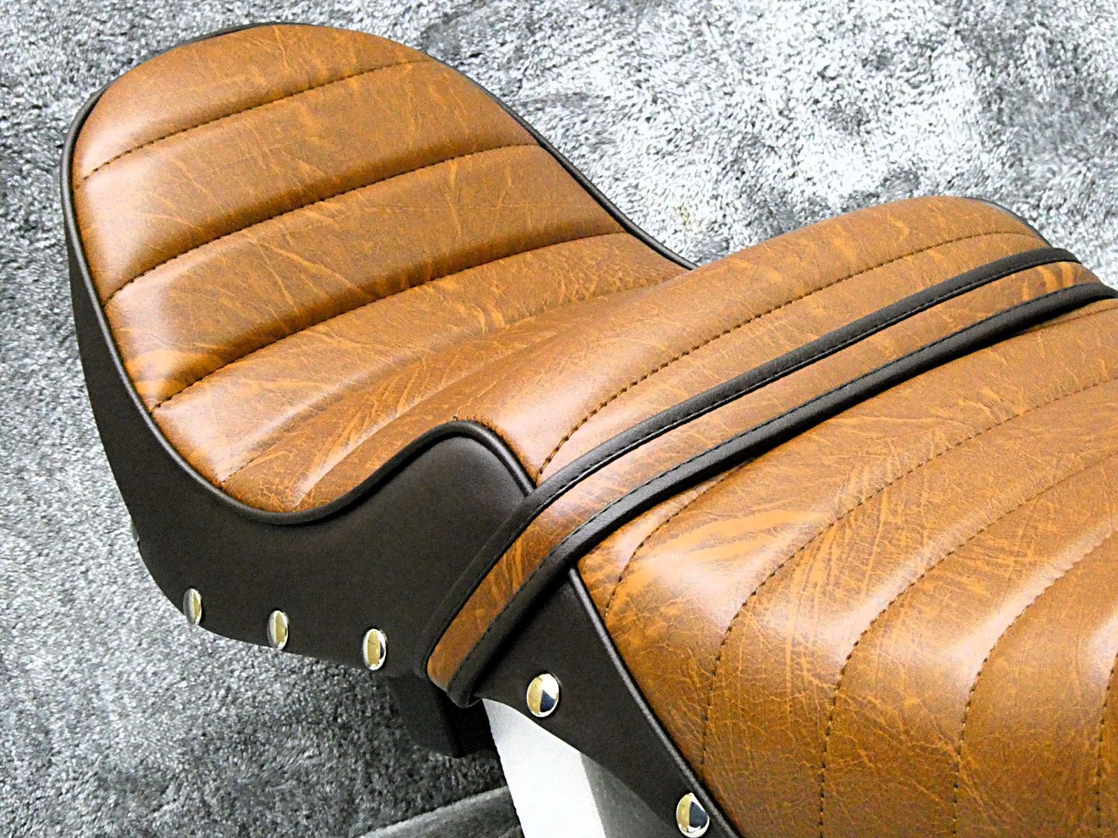 GT380 チョビ三 黒皮タックロールシート チョビ三段 前期 後期