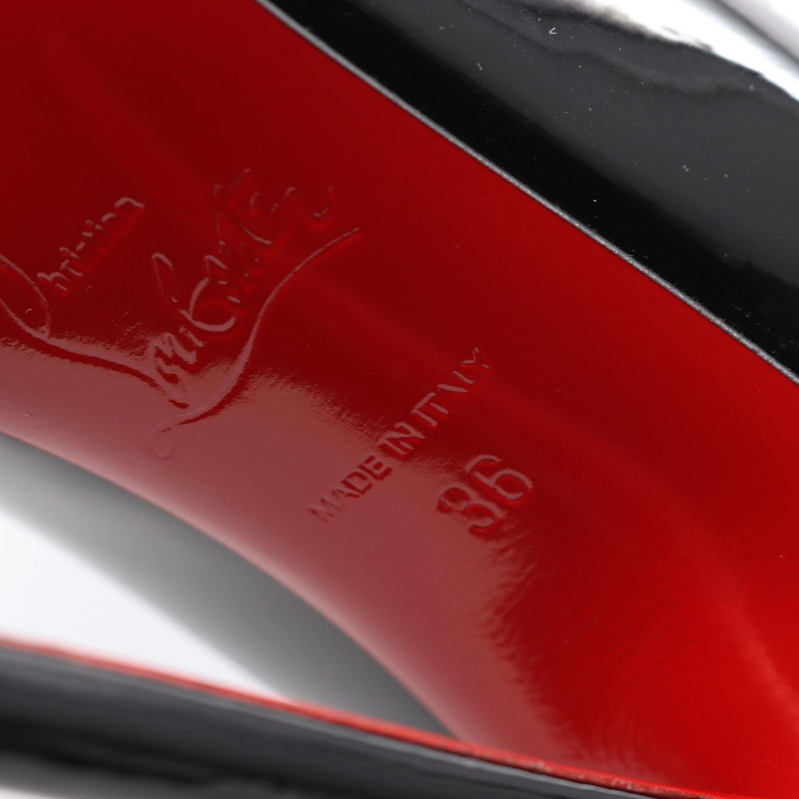 ブラック パテントレザー