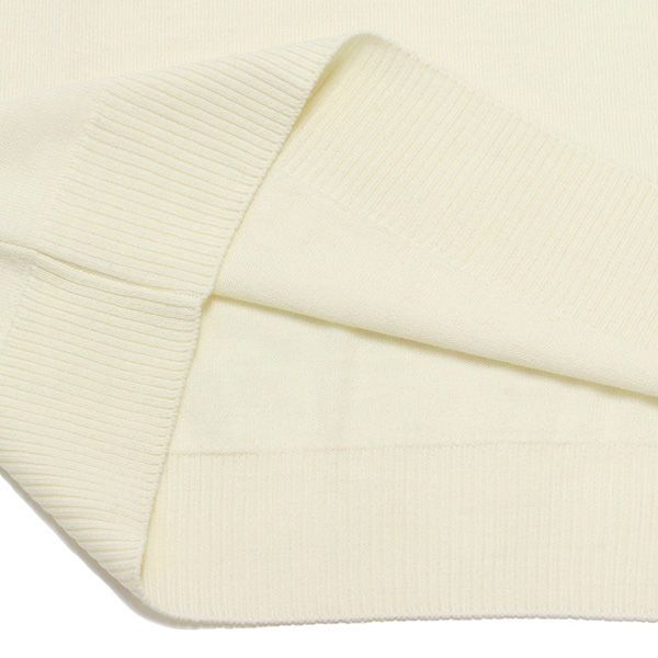 25AWモデル ストーンアイランド STONE ISLANDバッジワッペン付き