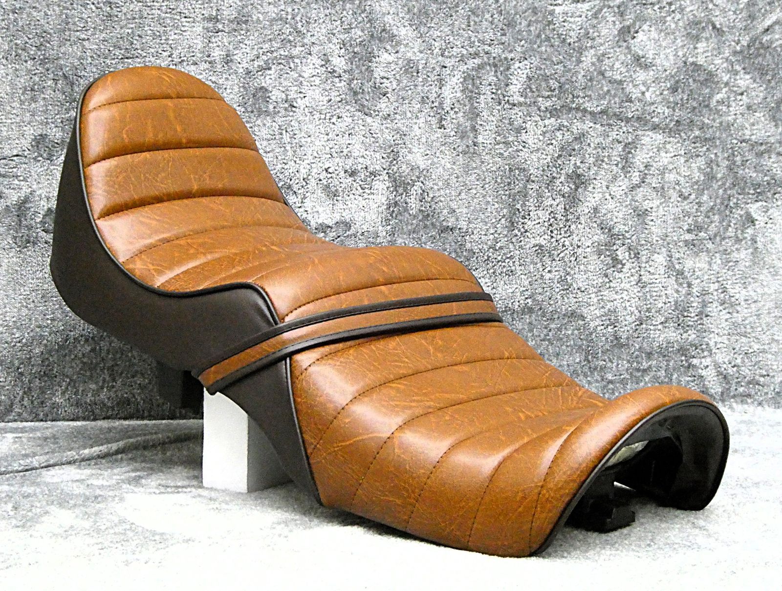 NC31前期 茶ツートン チョビ三シート/ブラウン92-96 CB400SF三段