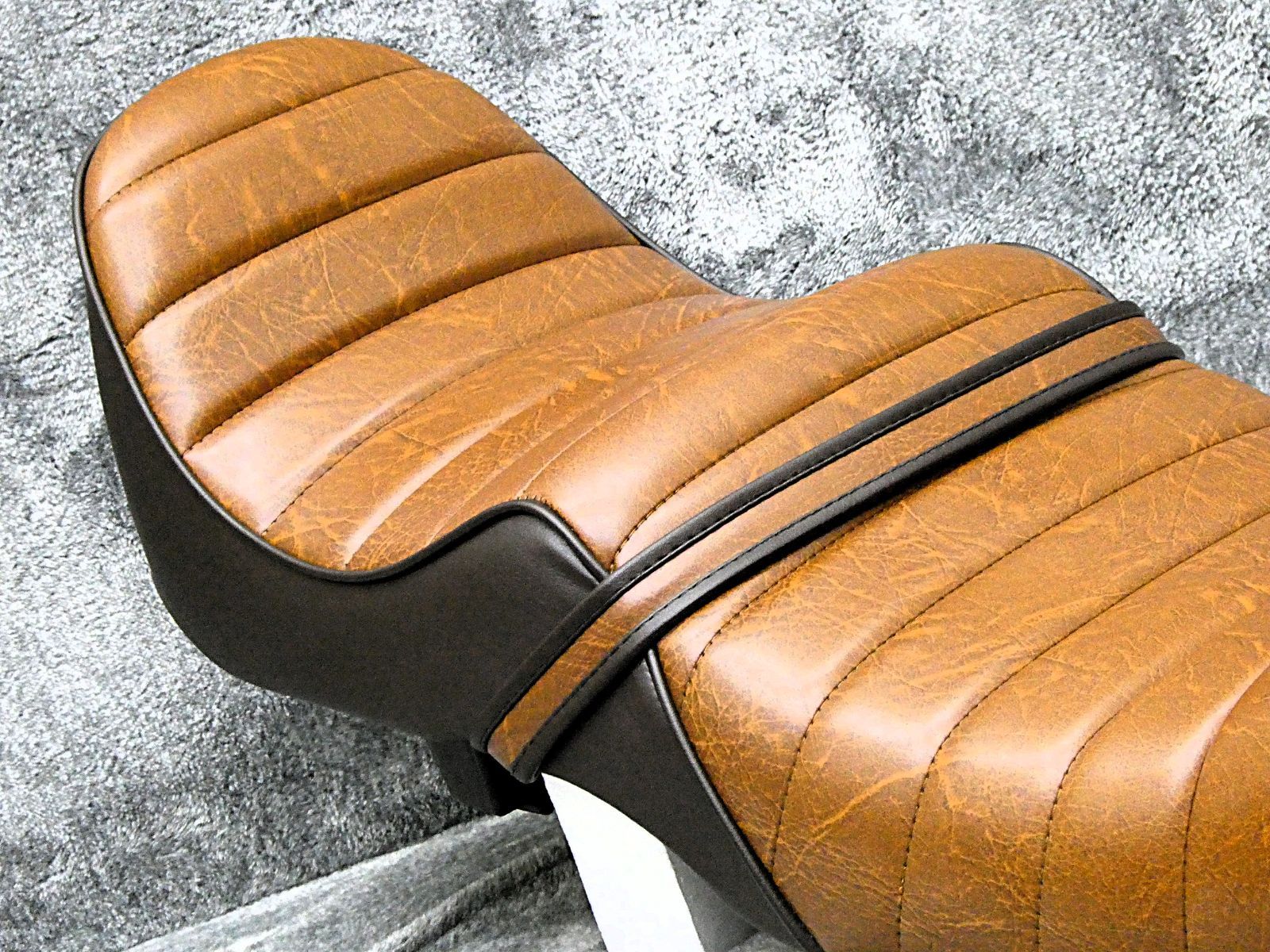 NC31前期 茶ツートン チョビ三シート/ブラウン92-96 CB400SF三段