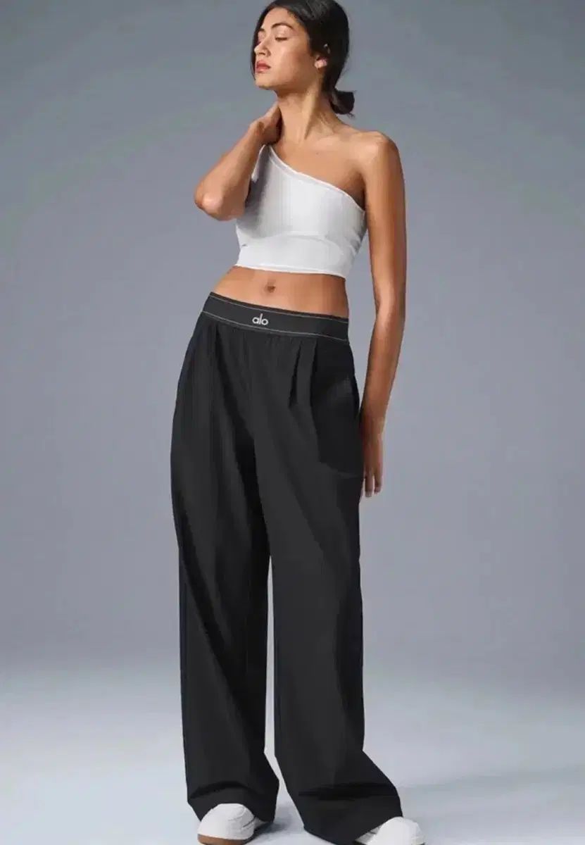 alo 알로 ヨガ スーツアップ トラウザーズ レギュラー ブラック xs
