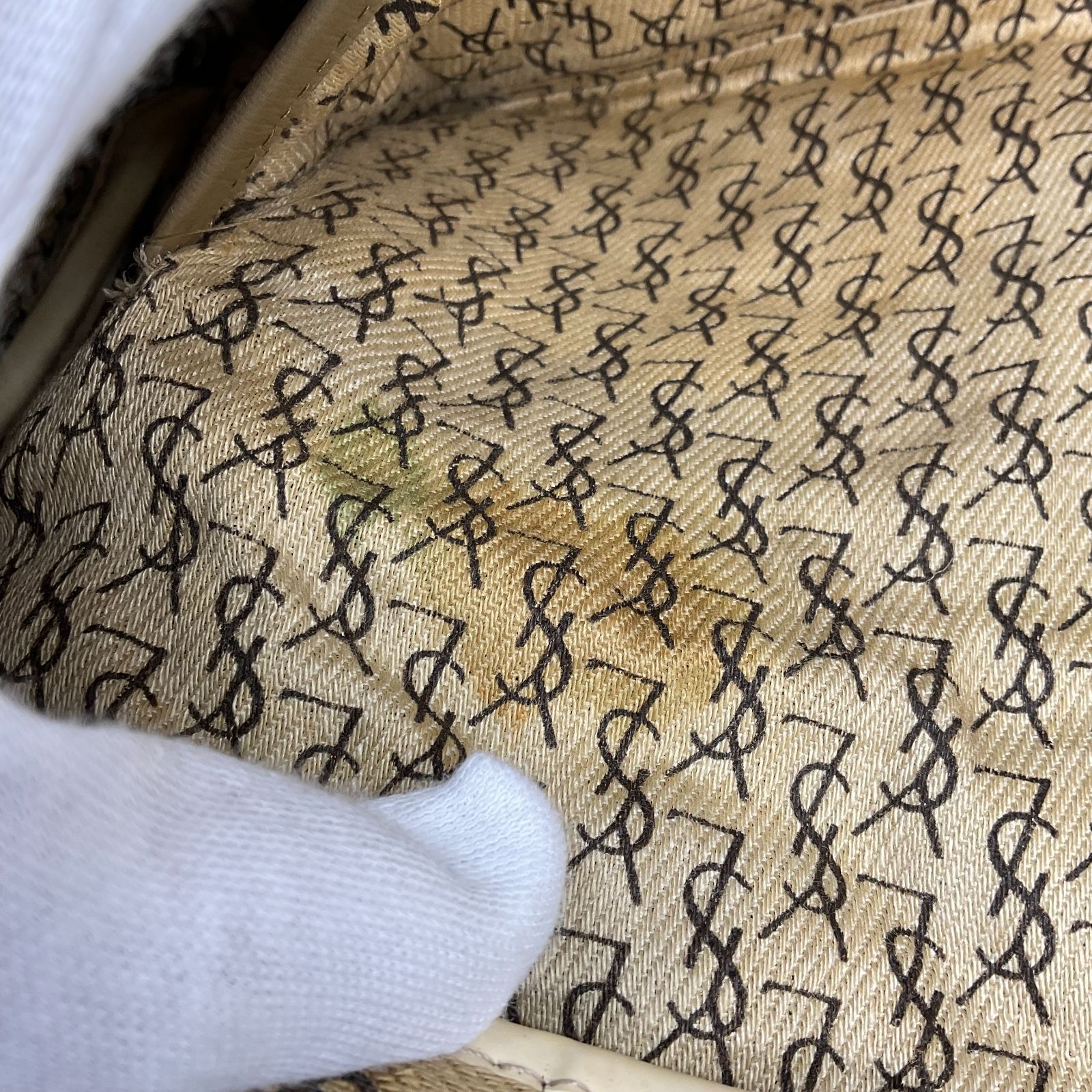 イヴサンローラン