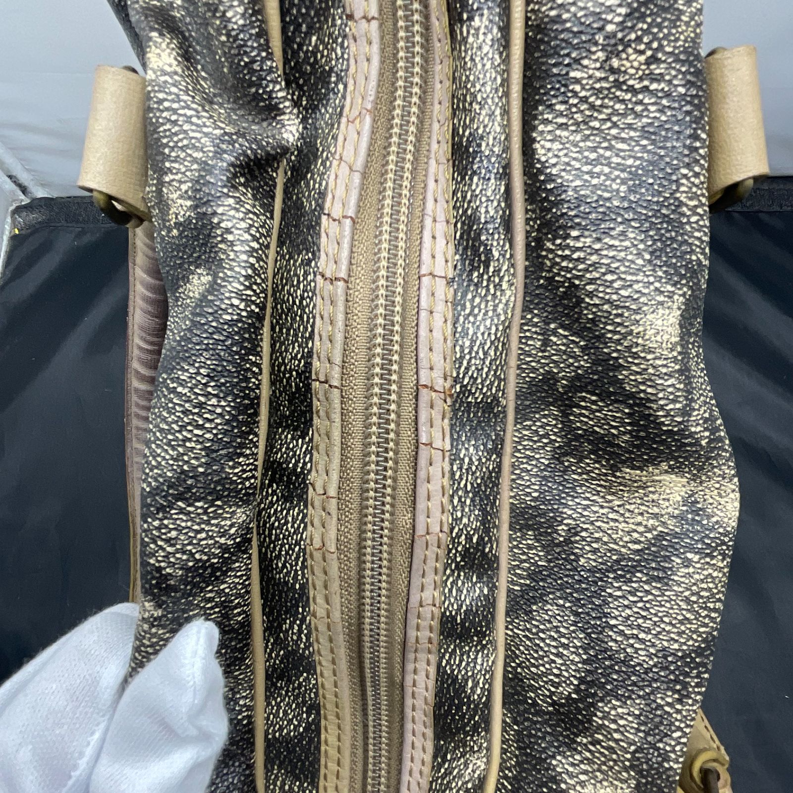 イヴサンローラン