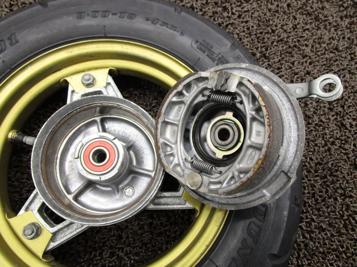 フロントホイール ブレーキドラム