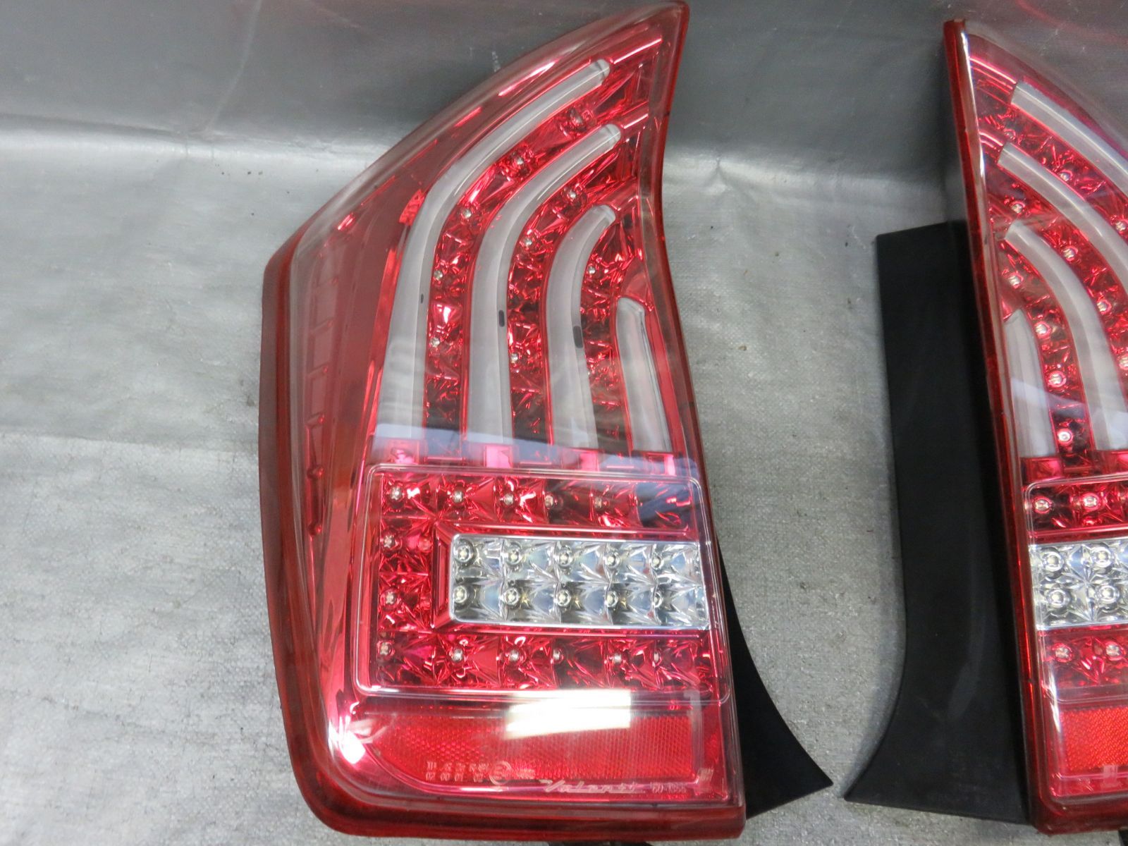 カスタム品|プリウス30系 ZVW30