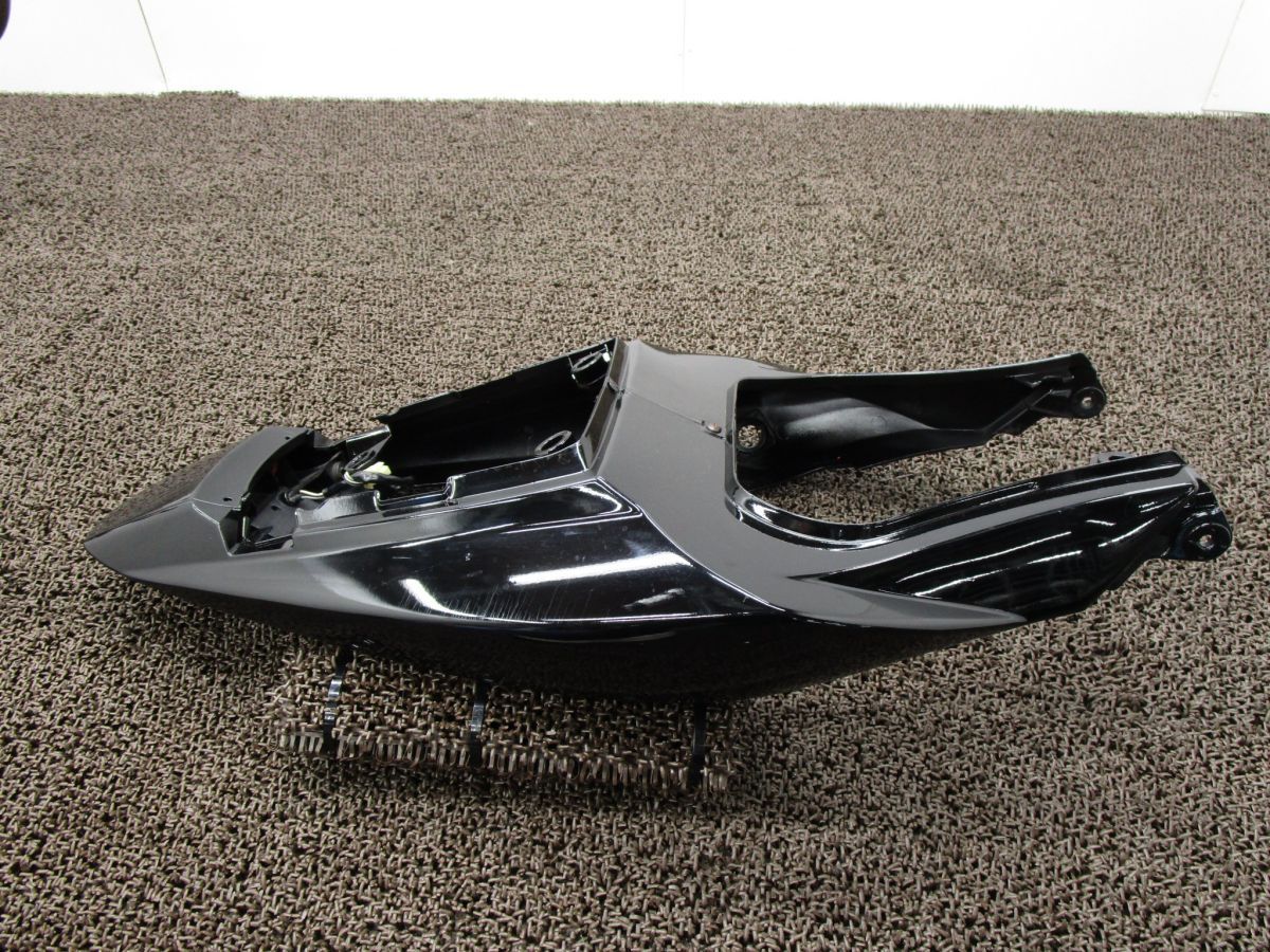 SV1000S シートカウル