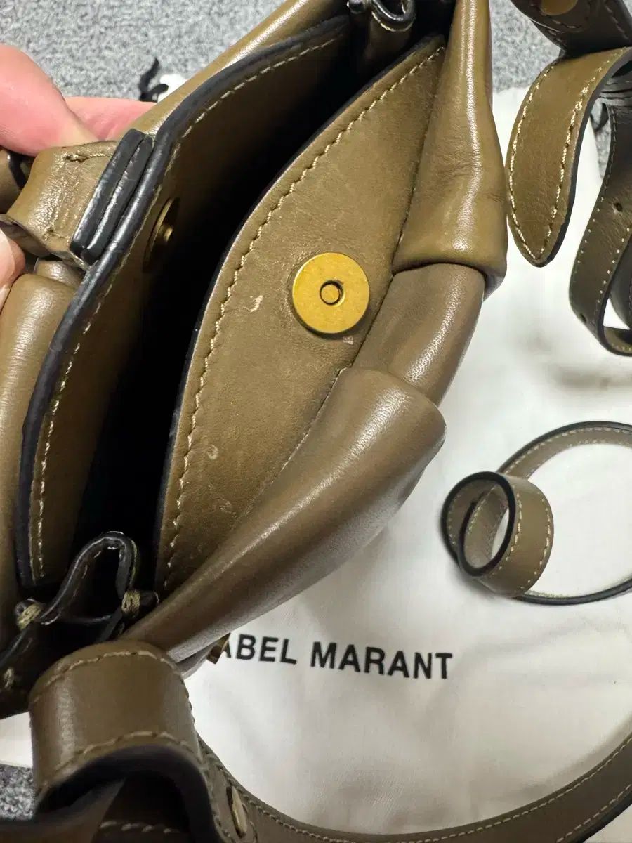 クロスボディバッグ