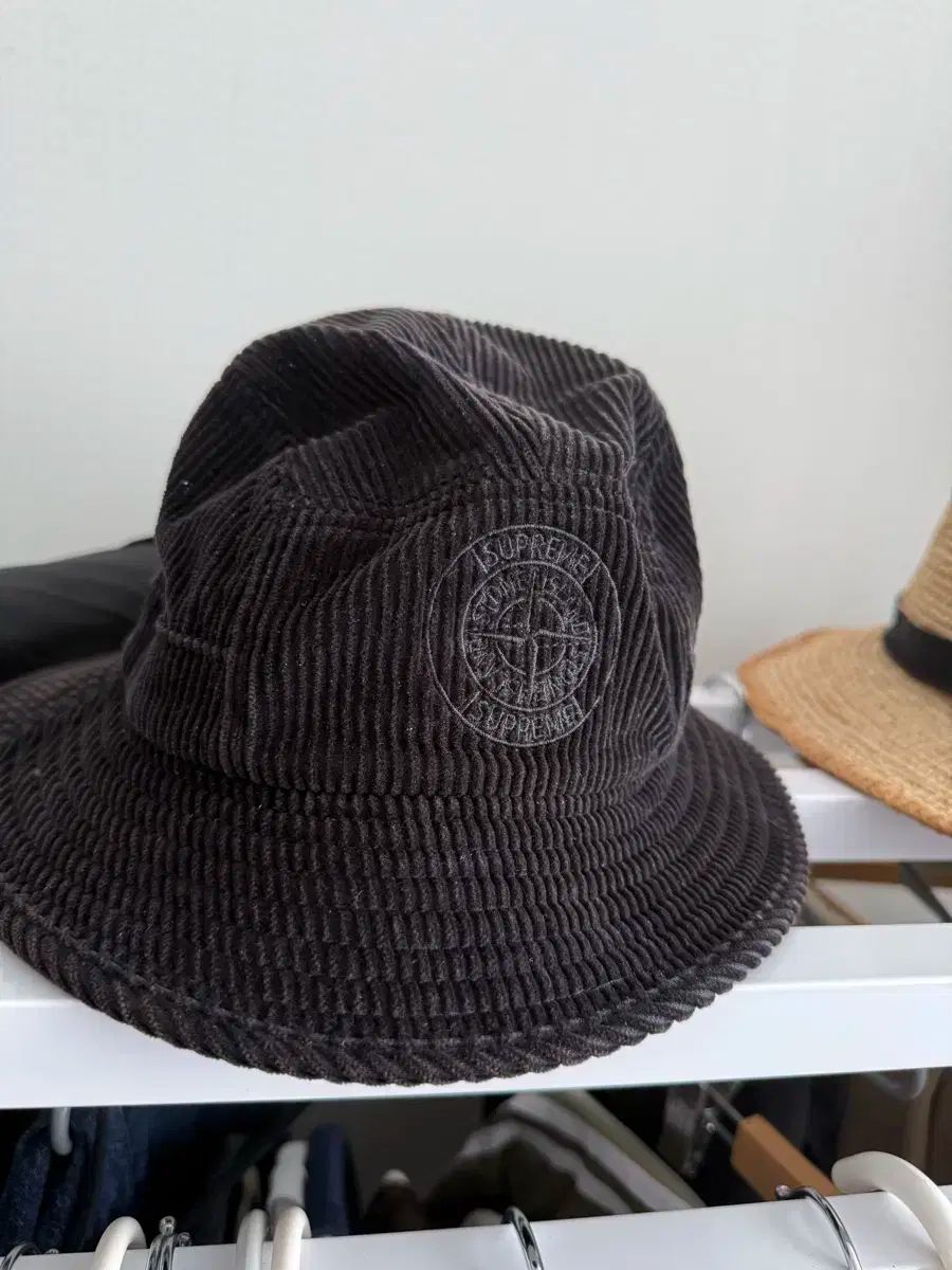 シュプリームストーンアイランド バケットハット