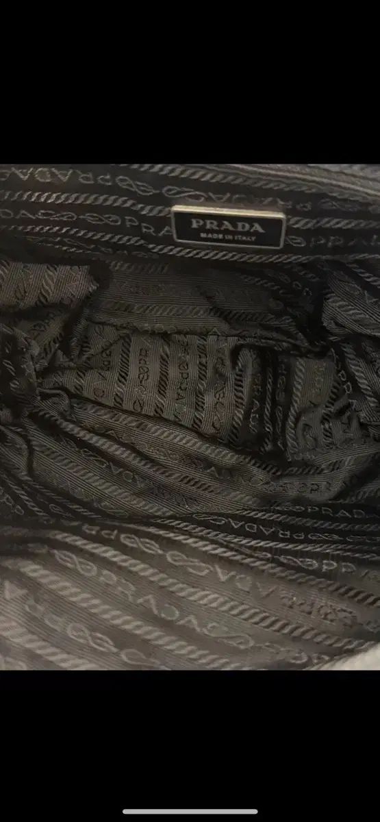 PRADA ポコノ メッセンジャーバッグ WWW_KARIMZIABAT_FR