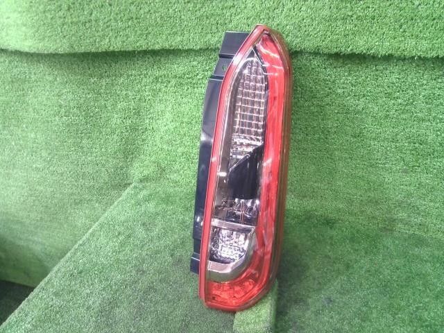 ルークス 5AA-B47A 右 テールランプ テールライト X 4WD BR06-SM21 Y35 W13 R2年 LED 26550-7NA0A