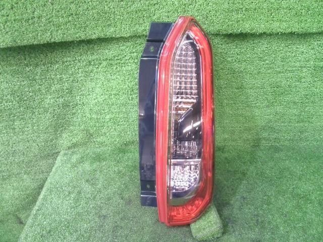 ルークス 5AA-B47A 右 テールランプ テールライト X 4WD BR06-SM21 Y35|W13 R2年 LED 26550-7NA0A