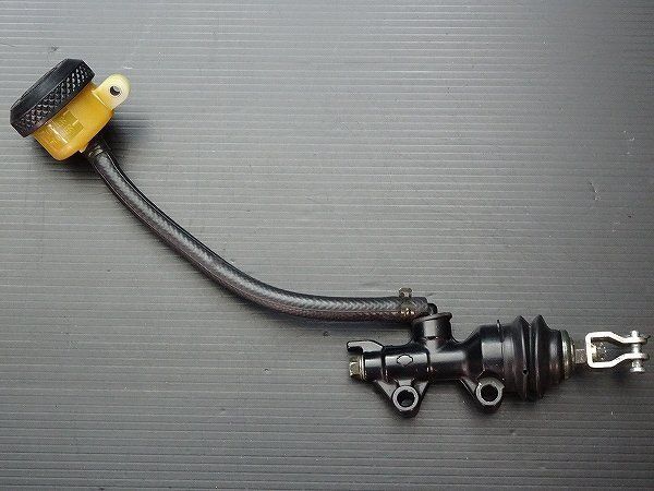 純正 リアブレーキマスターシリンダー