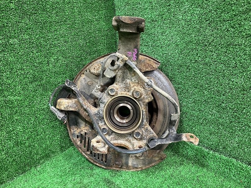 ハイエース KDH206V 右フロントナックルハブ ロングスーパーGL 4WD 5人 43201-26070 209