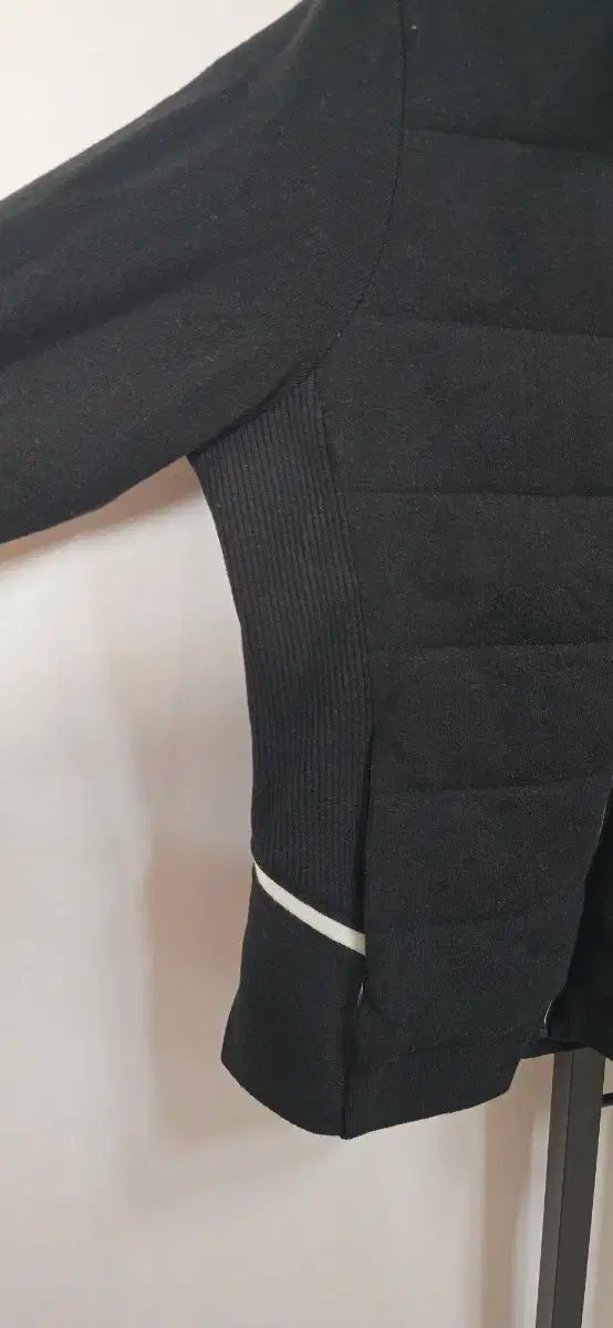 ジップアップ 100