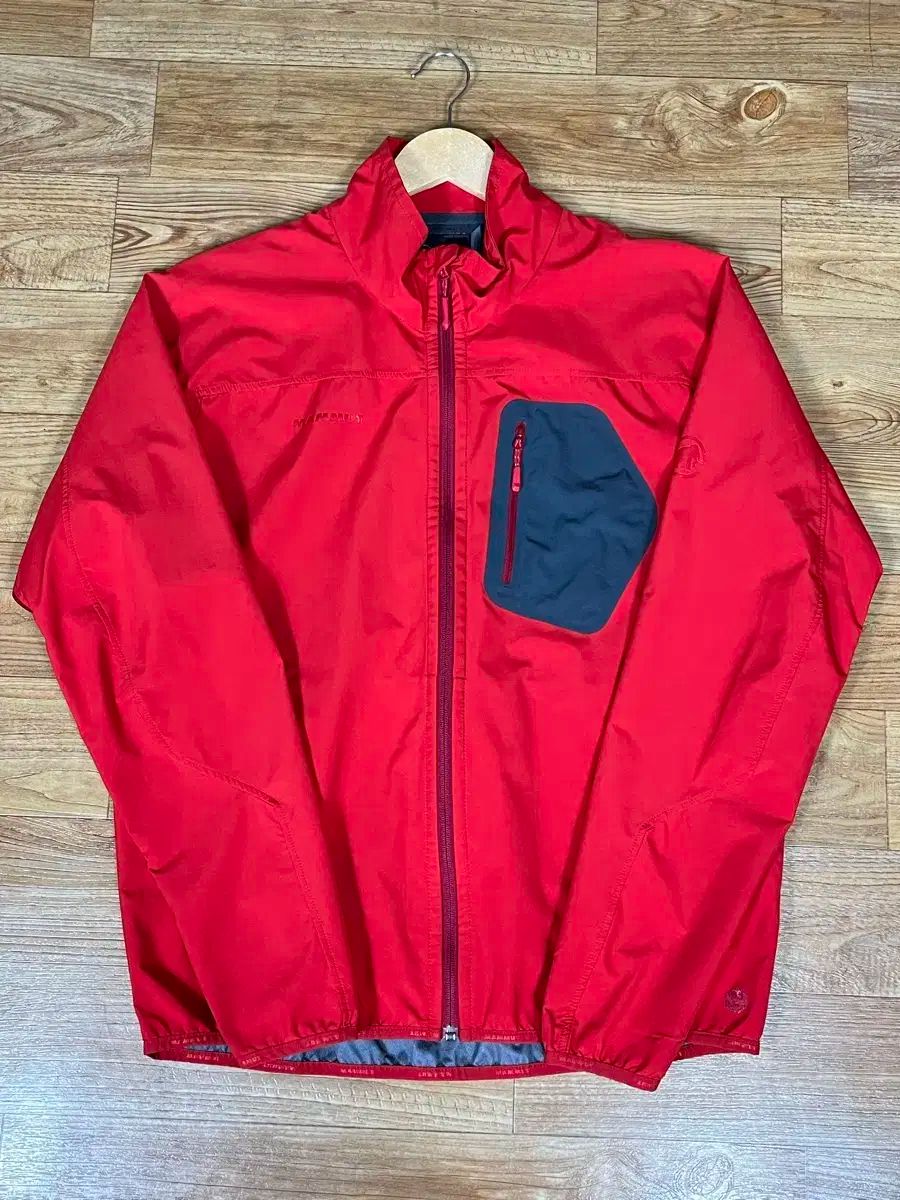 100 マムート ウィンドブレーカー ジャケット レッド