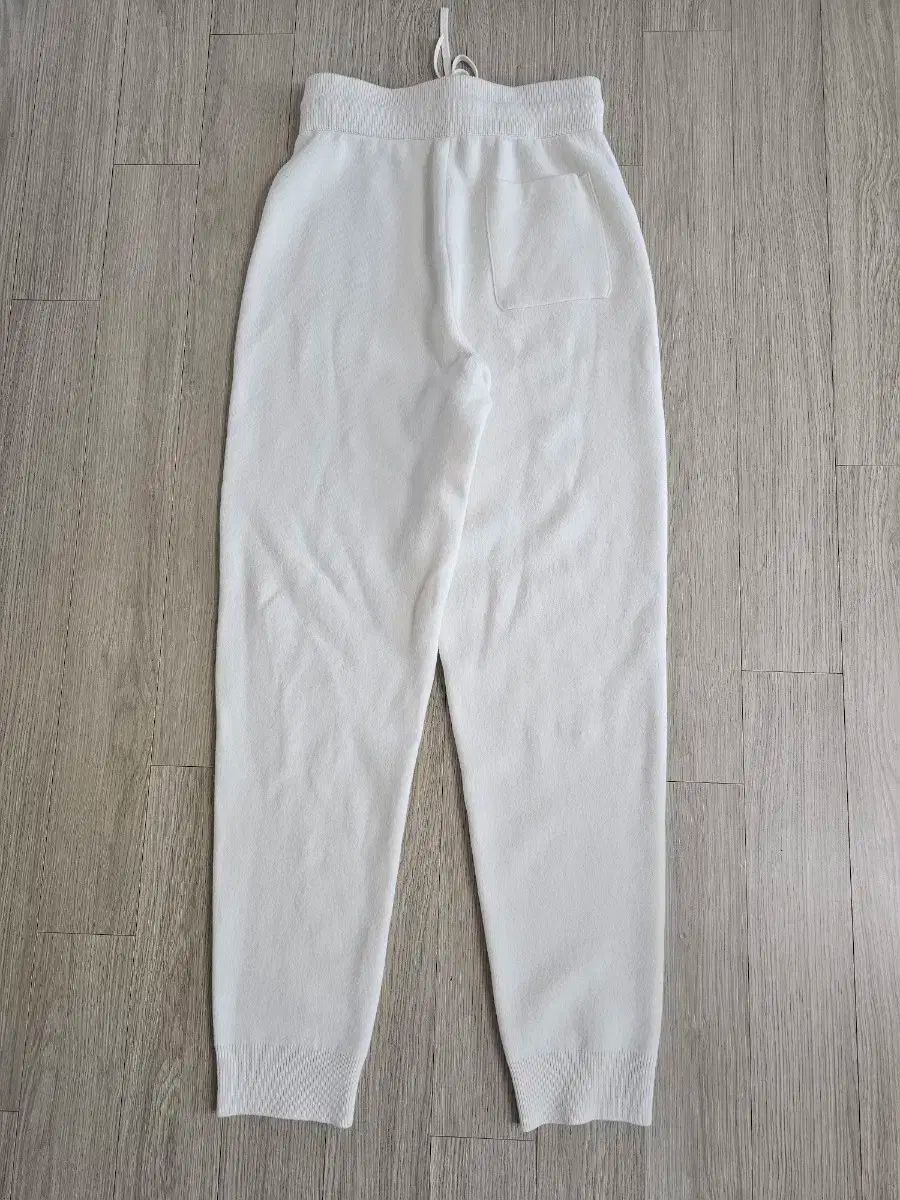 the CASHMERE ニット ジョガーパンツ