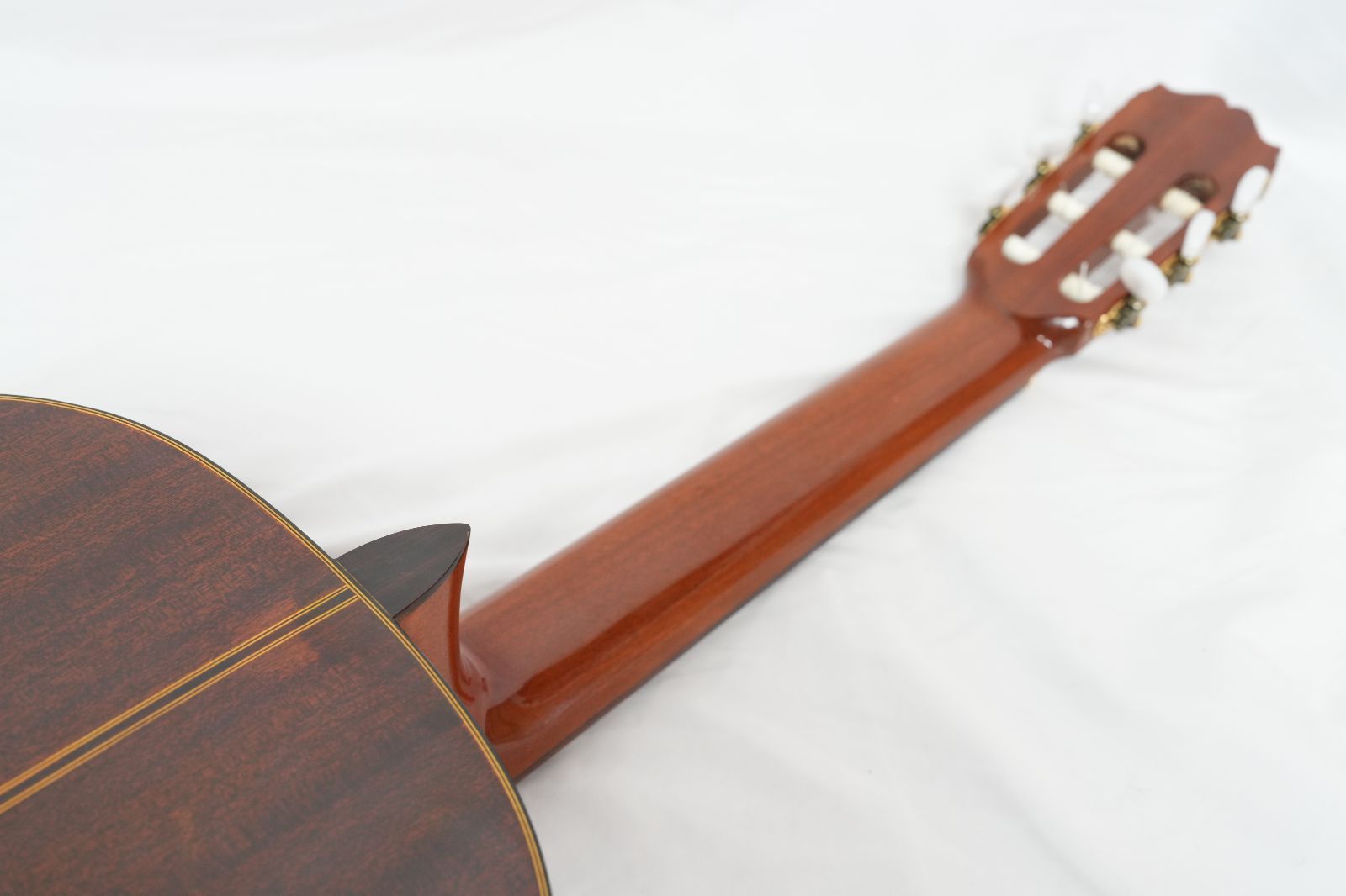 ナイロンクラシックギター タカミネ