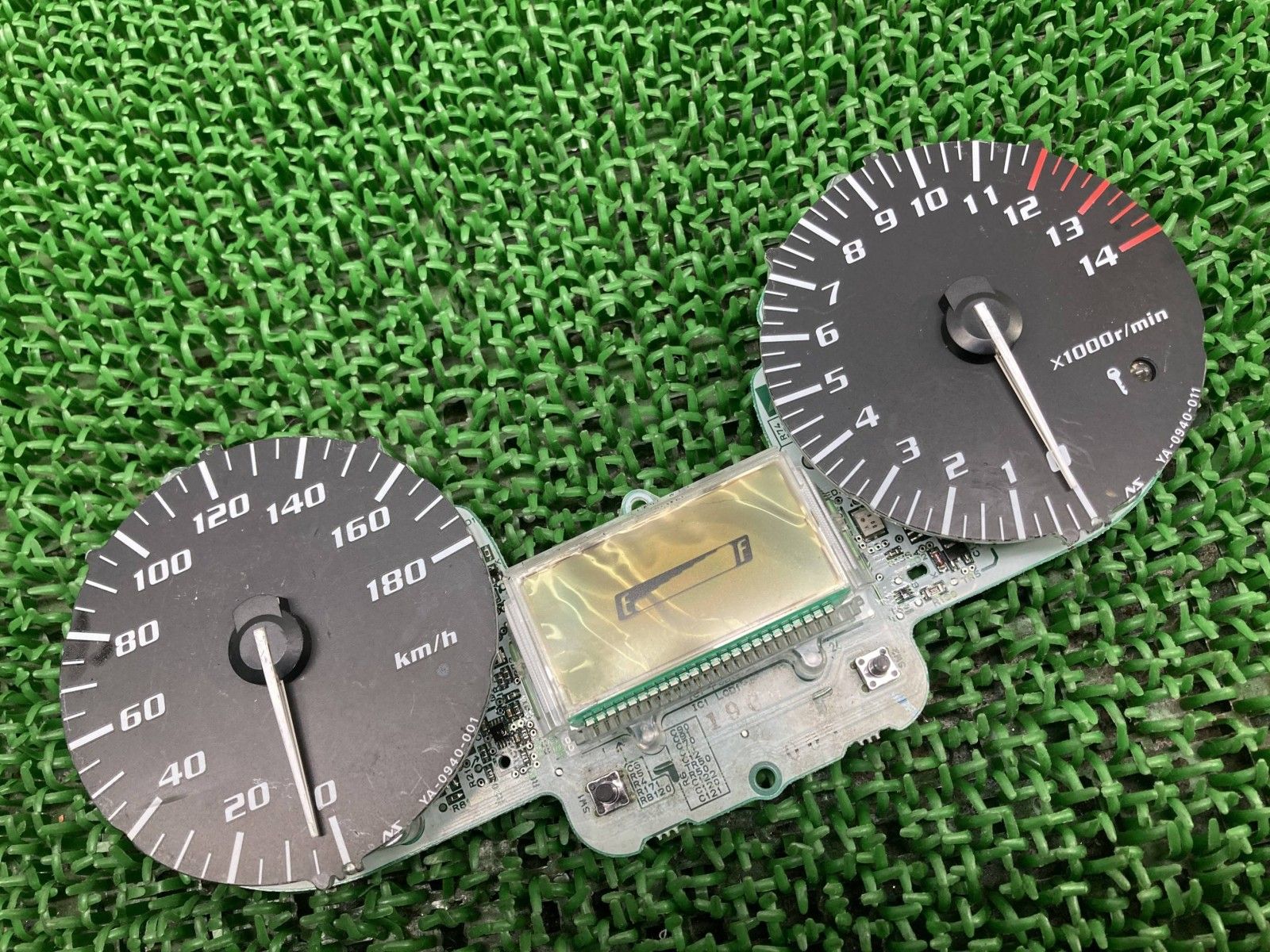 XJR1300 メーター YA-0940-001 ヤマハ 純正 バイク 部品 RP03J 修復素材に 割れ欠け無し 品薄 品 車検 Genuine qN